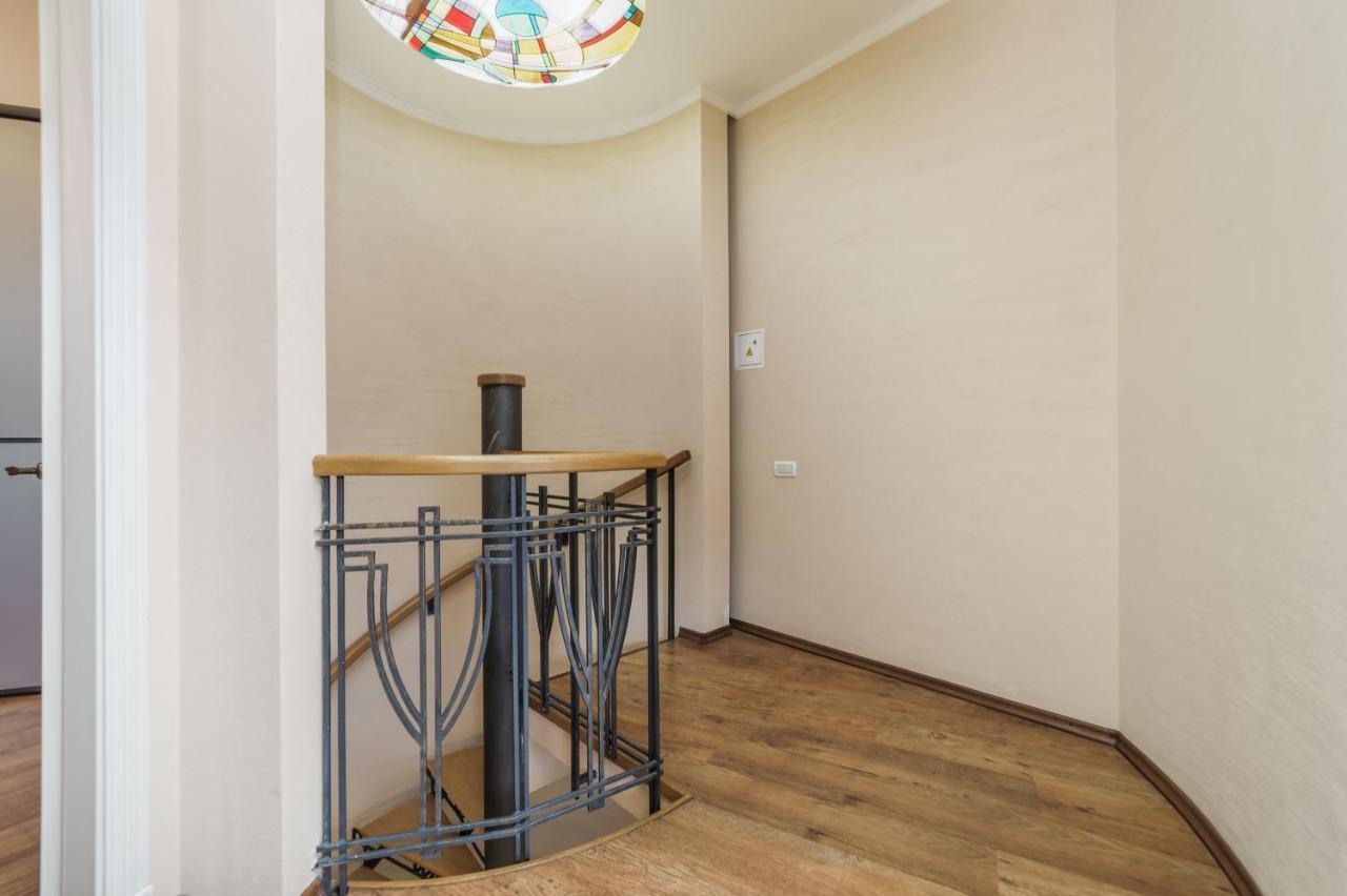 Katerynyska 2 Level Apartment With Sauna Одеса Екстериор снимка