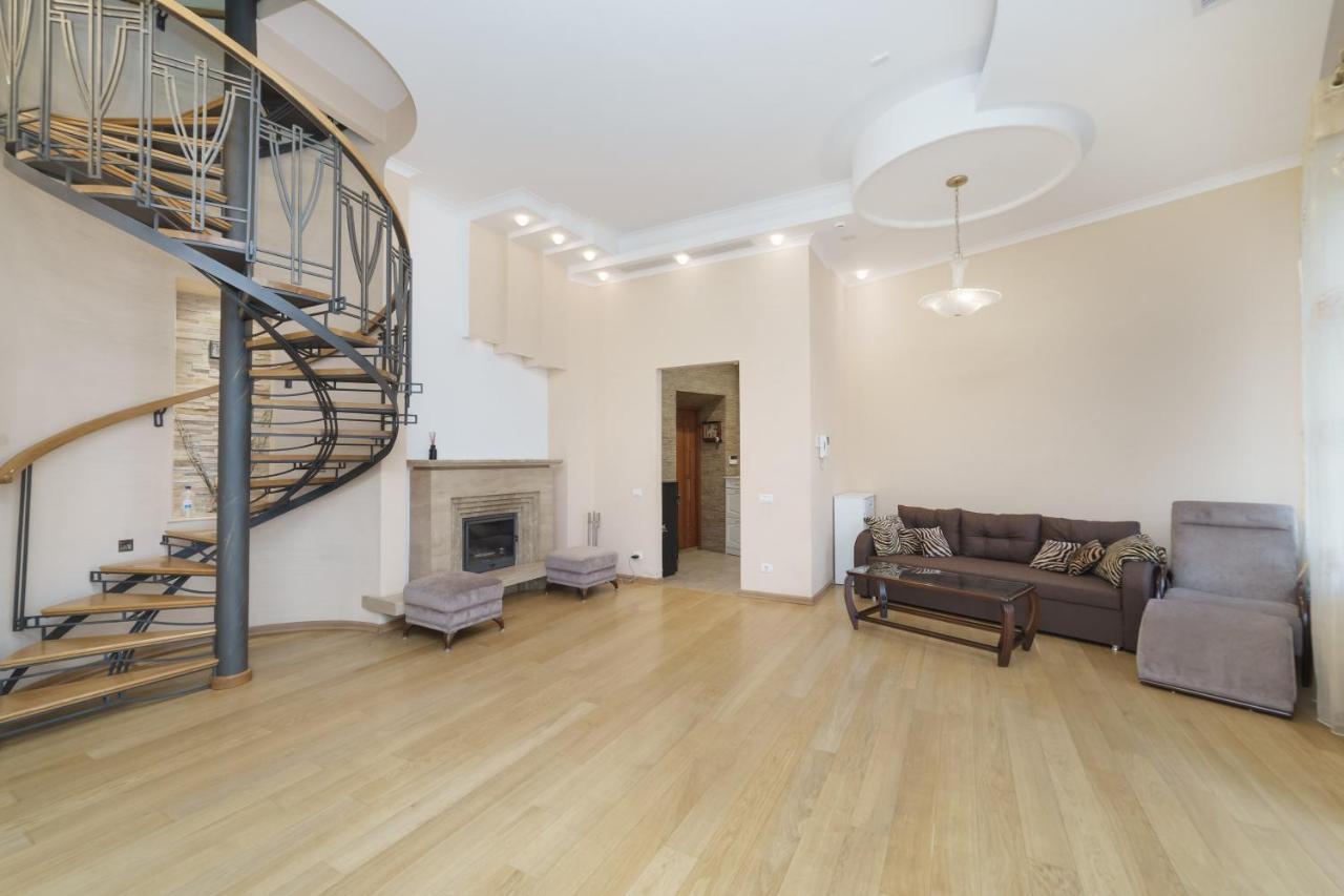 Katerynyska 2 Level Apartment With Sauna Одеса Екстериор снимка